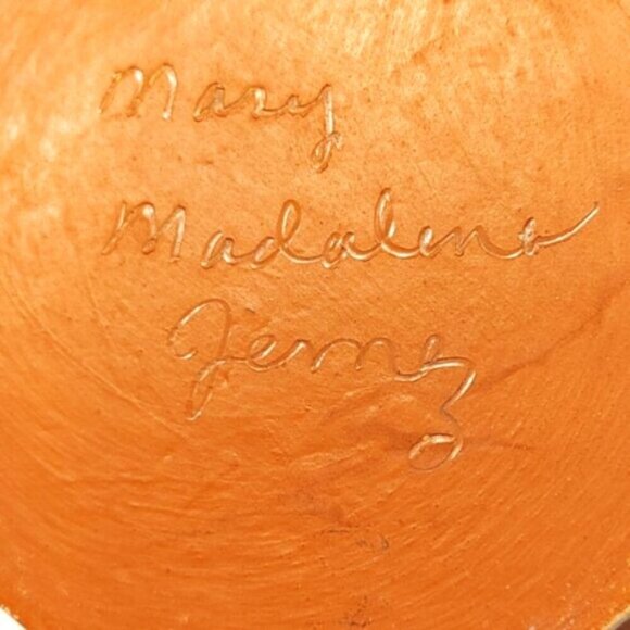 Vintage Native American Pottery Horno (oven) Hand Painted - Picture 6 of 8